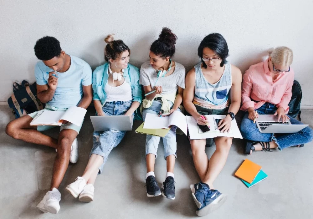 Paquetes de Ayuda studiantes internacionales 